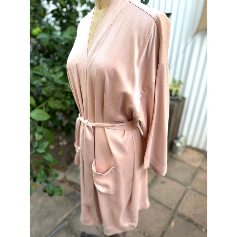NWOT Quince Blush Pink Silk Long Sleeve Above the Knee Wrap Robe Size One Size - Picture 6 of 12